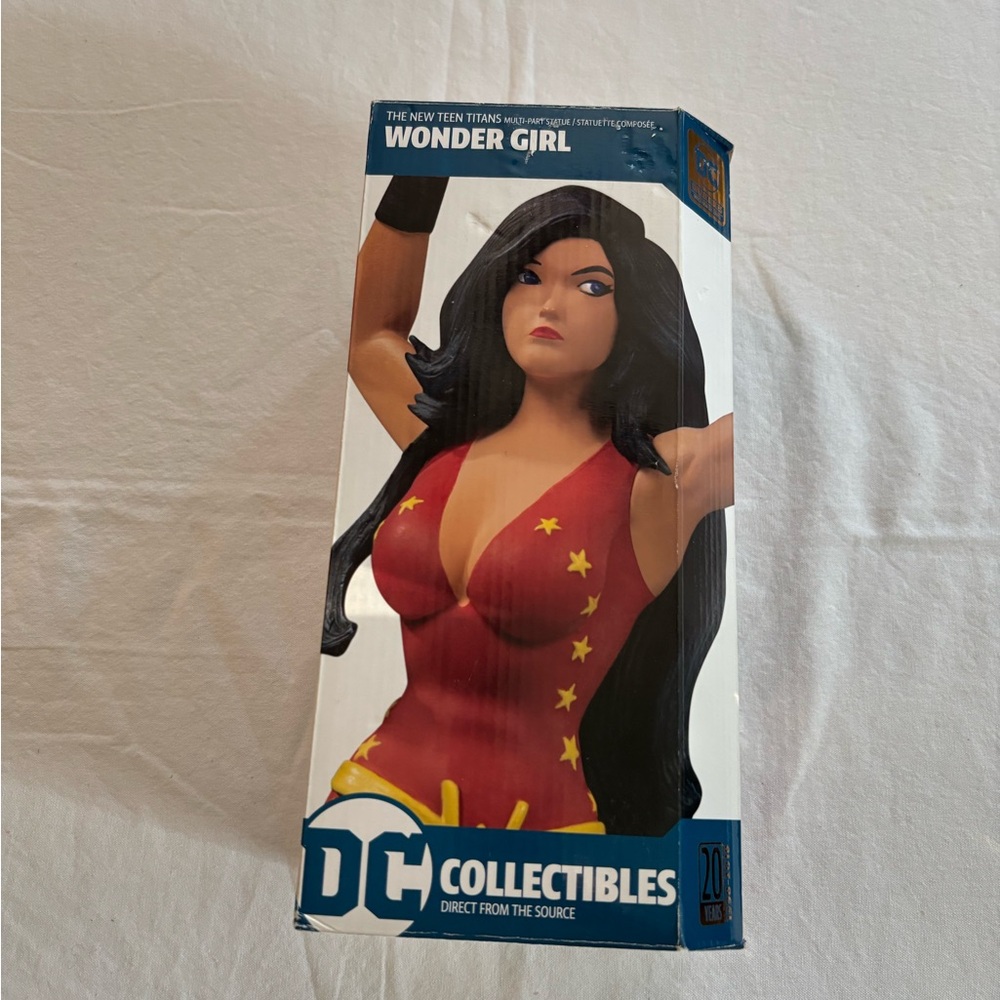 DC Collectibles Wonder Girl Figure